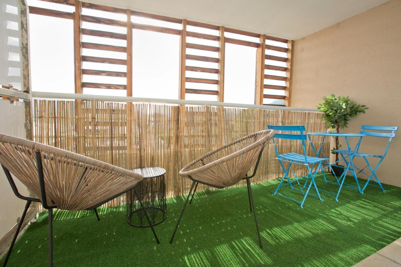Grand studio avec climatisation, balcon proche gare centre ville Lourdes Extérieur photo